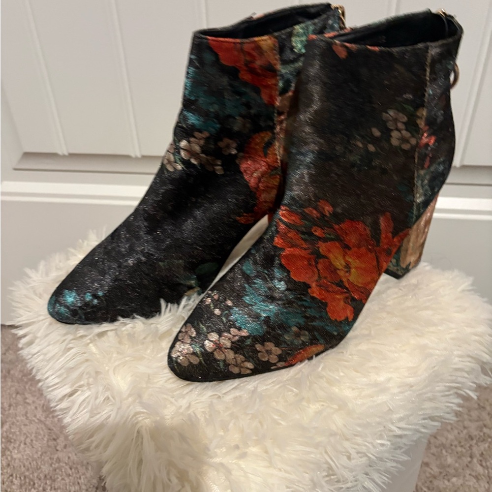 Yoki Multicolor Floral Ankle Boots
